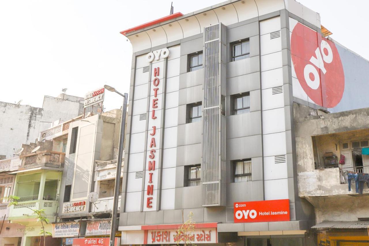 Hotel Jasmine 아흐메다바드 외부 사진