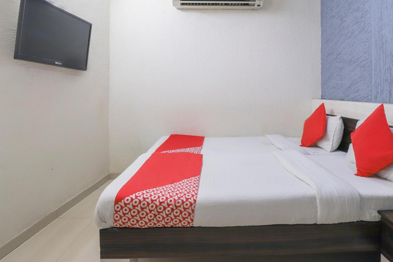 Hotel Jasmine 아흐메다바드 외부 사진