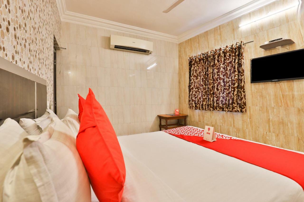 Hotel Jasmine 아흐메다바드 외부 사진